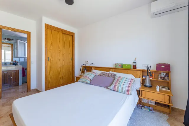 SE VENDE PAREADO EN MARRATXI — 24