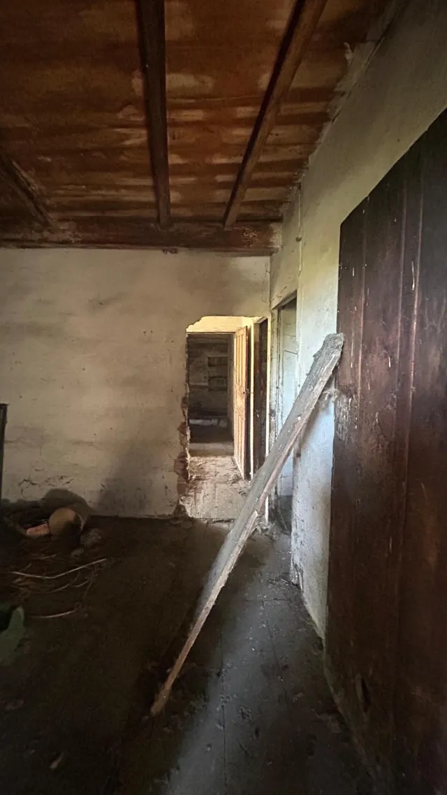 Amplia Casa de Piedra en Dehesas - Oportunidad Única por 29.000 € — 19