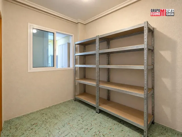 Vivienda de 3 dormitorios con balcón en Plaza Madrid, Elche (Alicante) — 24