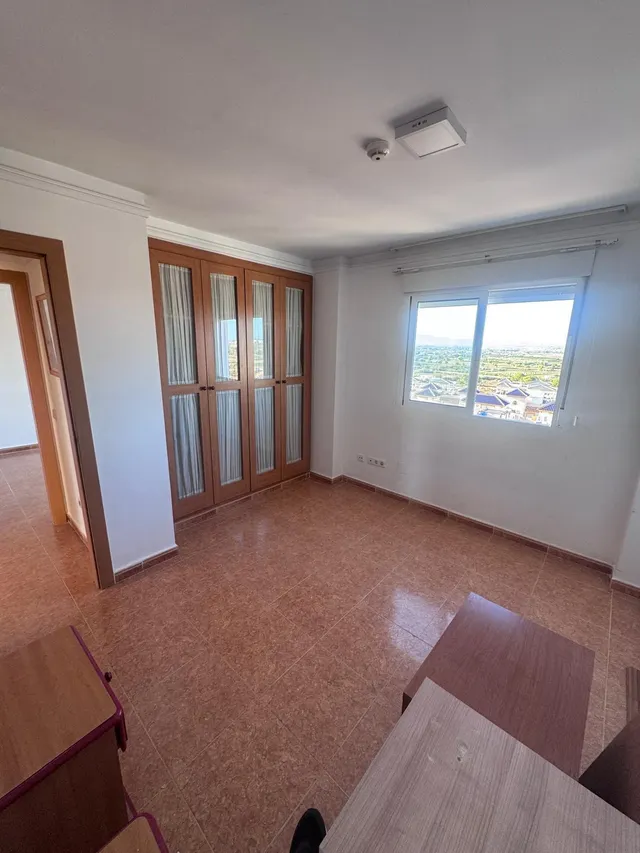 Apartamento de 4 dormitorios con gran terraza, piscina y potencial de alquiler en Guardamar del Segura — 6