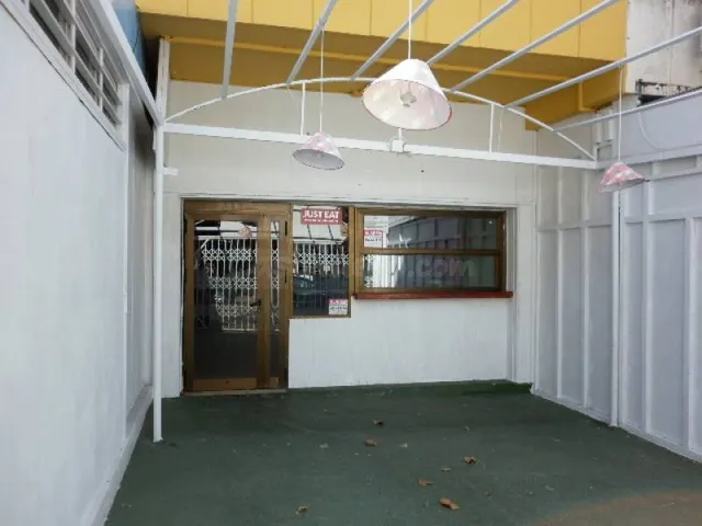 Local comercial en Benidorm zona 9, montado como bar. - foto 3