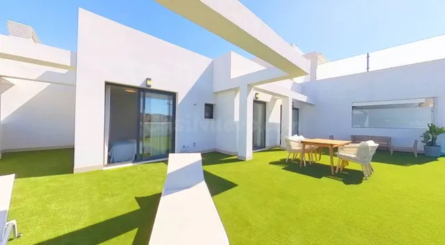 Ático de lujo en venta en Mijas con tres terrazas y vistas a