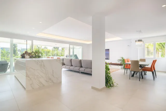Impresionante vivienda de lujo en Benalmádena con vistas infinitas al Mediterráneo — 6