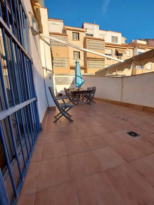 SE VENDE O ALQUILA LOCAL DE OFICINAS Y DESPACHOS EN BENIAJAN — 38