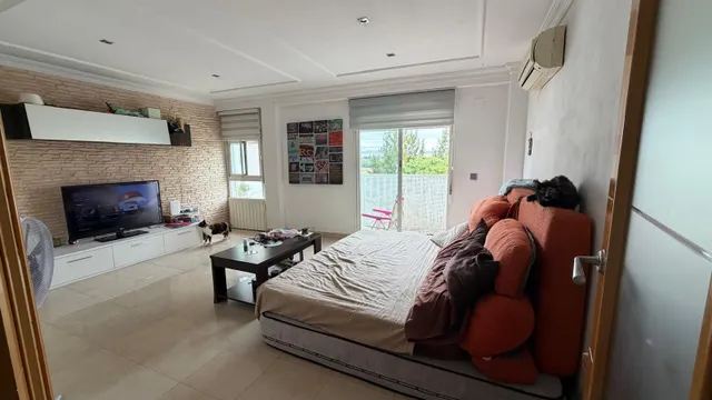 Se vende piso de 2 habitaciones con balcón y ascensor — 11
