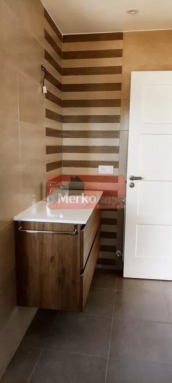 SE VENDEN CHALETS INDEPENDIENTES DE OBRA NUEVA  Y CON FINCA CERRADA DE 650M2 CERCANO A LUGO — 28