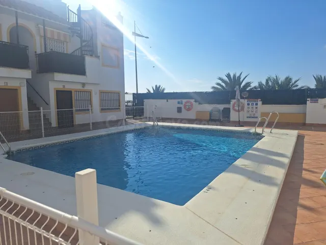 Apartamento de diseño: 2 dorm, piscina y parking en Palomare