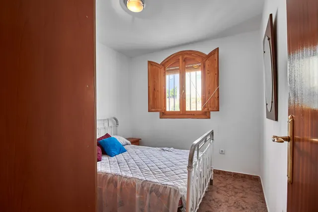 CASA AMPLIA Y CÓMODA EN URRACAL — 18
