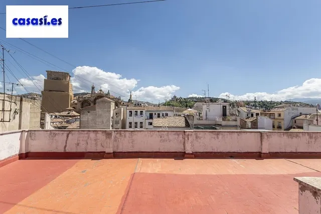 Magnífico piso con plaza de garaje junto a Catedral. — 23