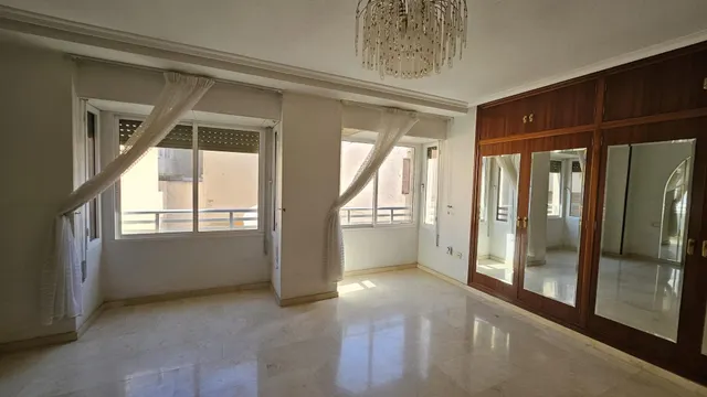 Se Vende Casa de Tres Plantas con garaje doble y trastero. — 27