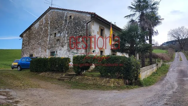 CASA DE PIEDRA CON AMPLIA PARCELA. ESCOBEDO DE VILLAFUFRE. — 2