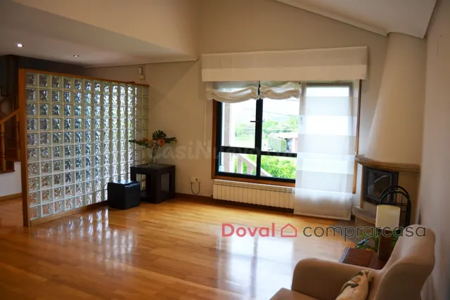 Precioso Chalet independiente en Tui con piscina - foto 3