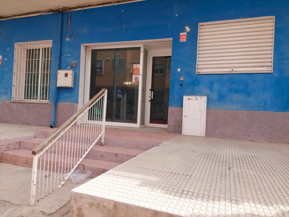 Local Comercial en Beniajan, Avenida Fabian Escribano