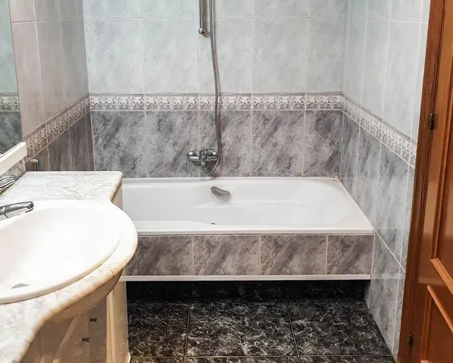 VIVIENDA EN VENTA, CTRA DE BARCELONA EN SABADELL PARA INVERSION — 8