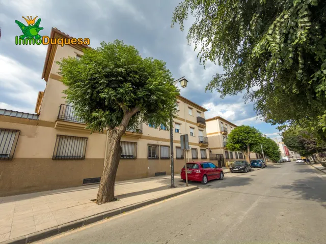 Piso de 3 Dorm. con 2 baños + APARCAMIENTO y TRASTERO — 2