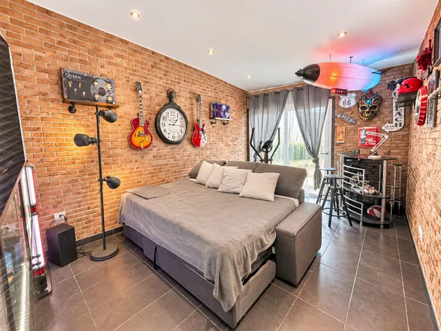 Villa independiente con gran jardín y piscina playa — 22