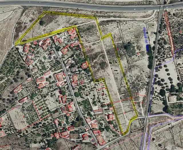 Excelente parcela rústica de más de 28.000 m2 en la Zona del