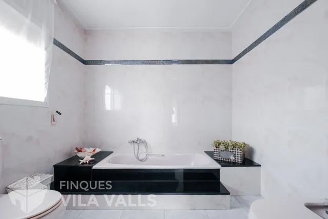 Casa con terraza, jardín y amplios espacios — 32