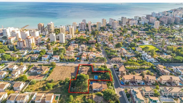 Más que una villa señorial: un oasis de 2.700 m2 a 600 metro - foto 2