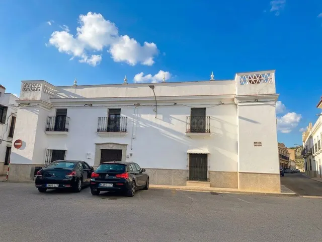 Imponente edificio histórico de 810 m2 con gran patio en casco histórico de Arroyo de San Serván — 2