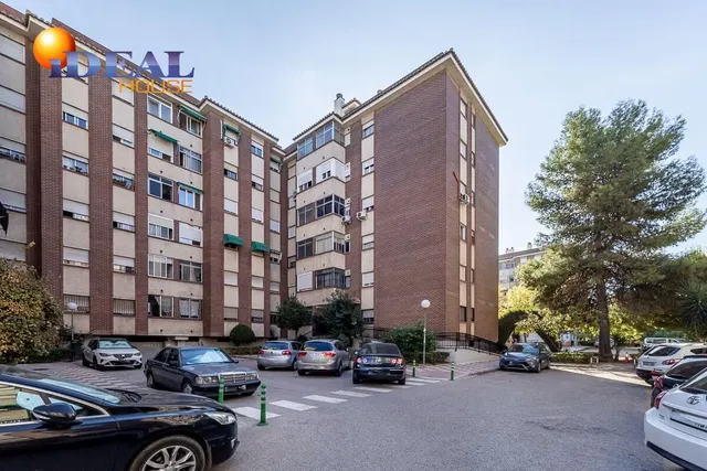 Espacio, luz y comodidad en una vivienda con grandes posibilidades en zona Alcampo — 29