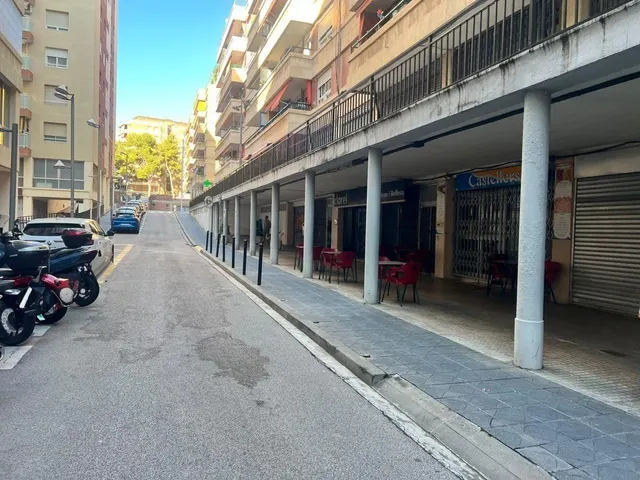 Plaza de aparcamiento en calle Florenci Vives, Tarragona — 15