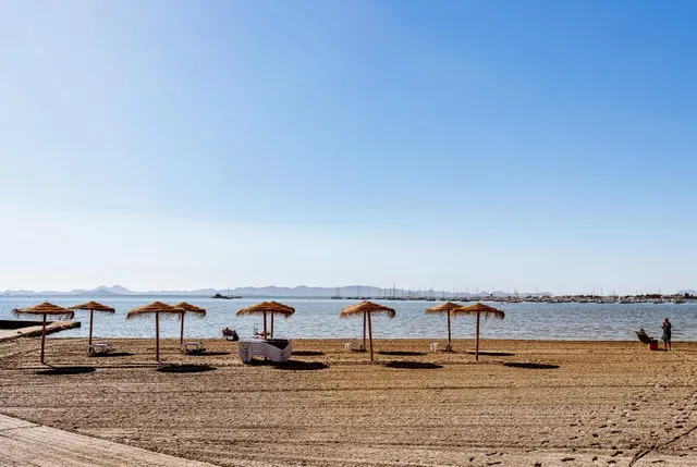 CHALET SEMINUEVO CON VISTAS AL MAR, PISCINA PRIVADA Y COCINA DE VERANO – LA TORRE DE LA HORADADA — 48