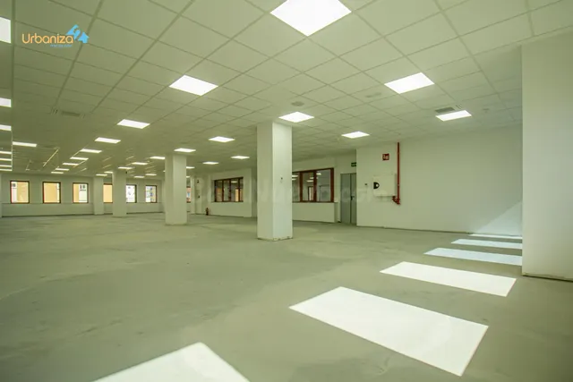 OFICINA DIAFANA EN EL CENTRO DE BADAJOZ - foto 5
