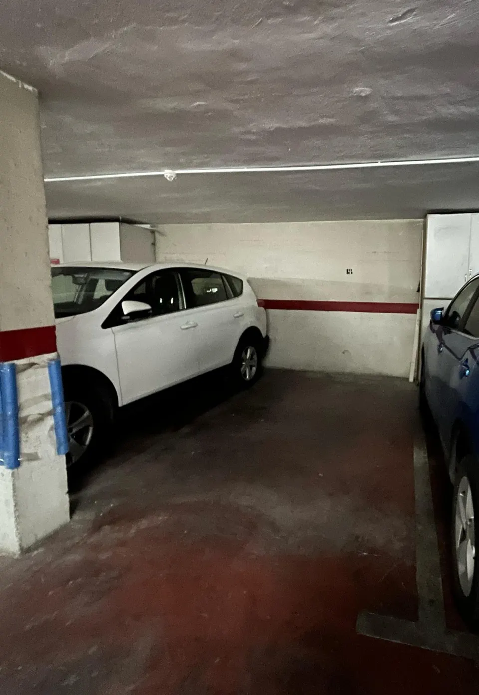 Plaza de garaje interior