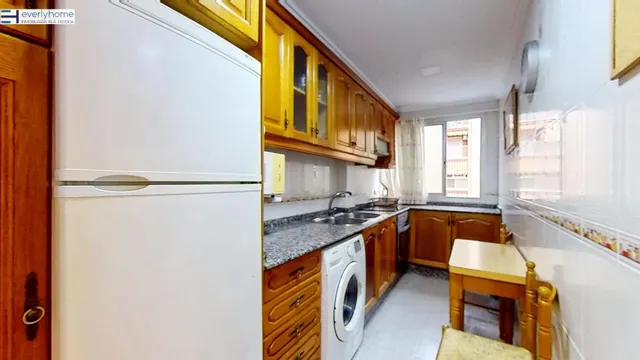 Piso totalmente exterior de 4 habitaciones con ascensor en  Ayora – Blasco Ibáñez — 12