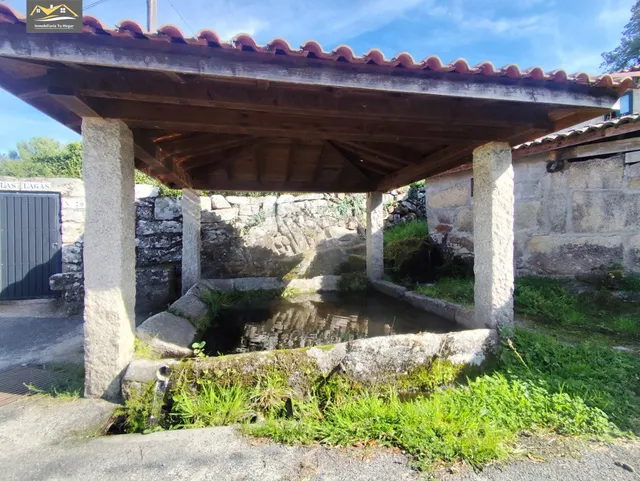 Se vende parcela de 874 m2 con casa de piedra de 247 m2 ambas perfectamente registradas en Esgos (Ourense) — 7