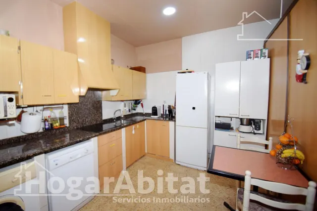 MAGNIFICA CASA CON TERRAZA Y LOCAL COMERCIAL EN EL CENTRO — 8