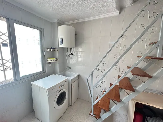 Amplio y acogedor 4º SIN ASCENSOR en zona Pisos Grises (Elche) — 7