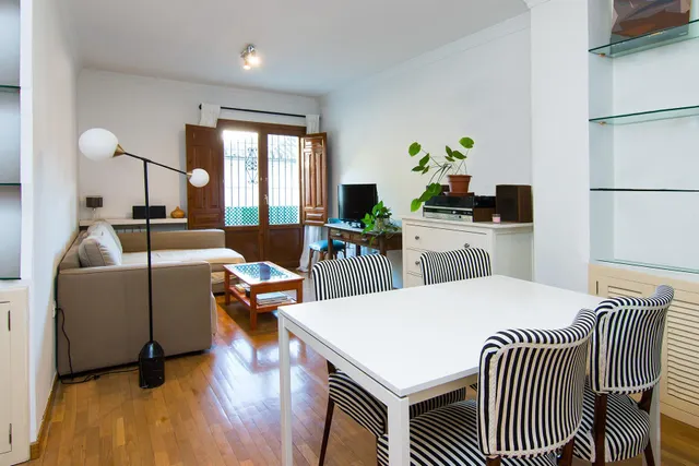 Piso de dos dormitorios con garaje — 8