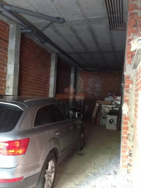 SE ALQUILA LOCAL ZONA BARRIO INDUSTRIA 95 METROS — 3