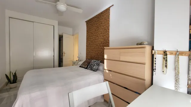 Piso en el centro de San Pedro Alcantara de 2 habitaciones y 2 baños, REFORMADO Y CON GARAJE — 30