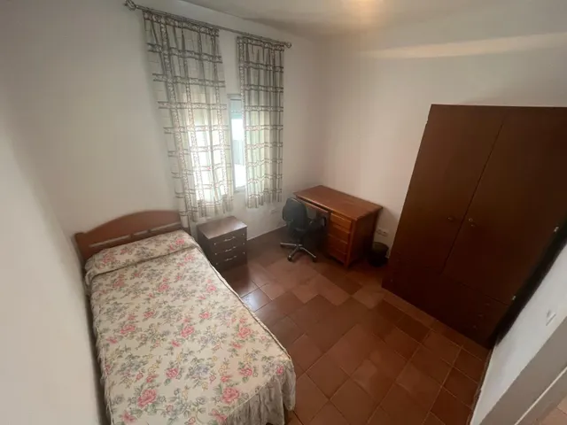 SE ALQUILA PISO EN ULÍA — 36