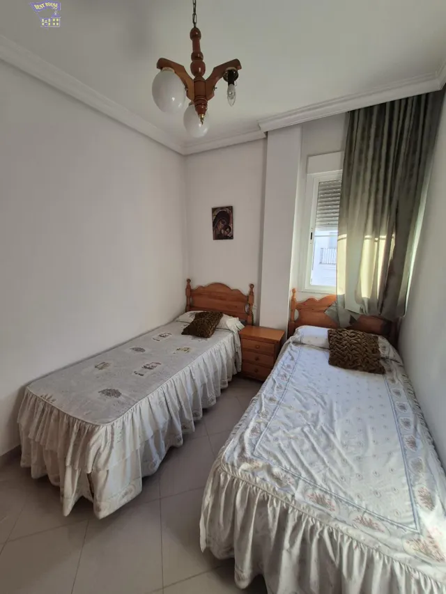 SE VENDE PISO EN PRIMERA PLANTA ZONA CAMINO DE BORNOS — 11