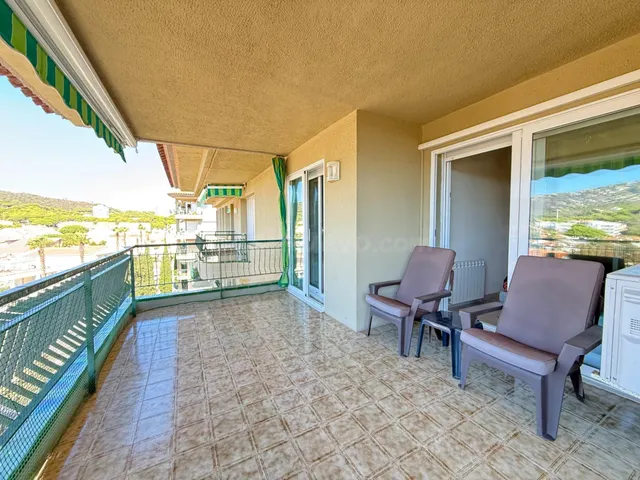 Exclusivo piso con dos terrazas, 3 habitaciones, piscina y maravillosas vistas en playa de aro — 3