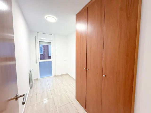 Piso de 2 dormitorios con ascensor en Figueres — 27