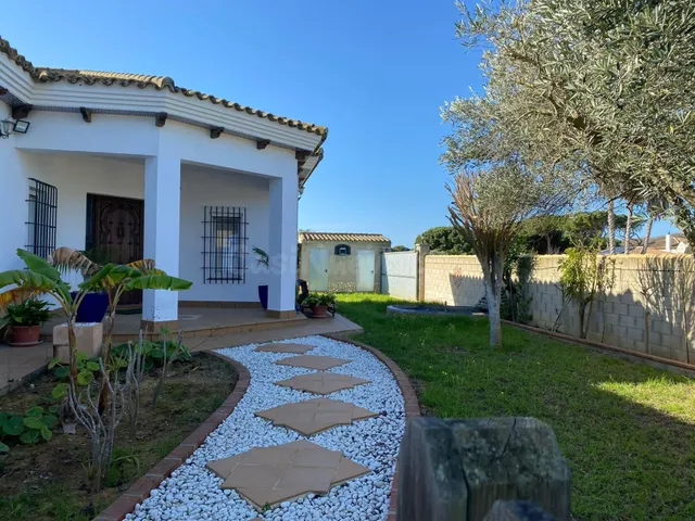 CHALET EN EL PAGO MELILLA SOLO TEMPORADA DE VERANO — 2