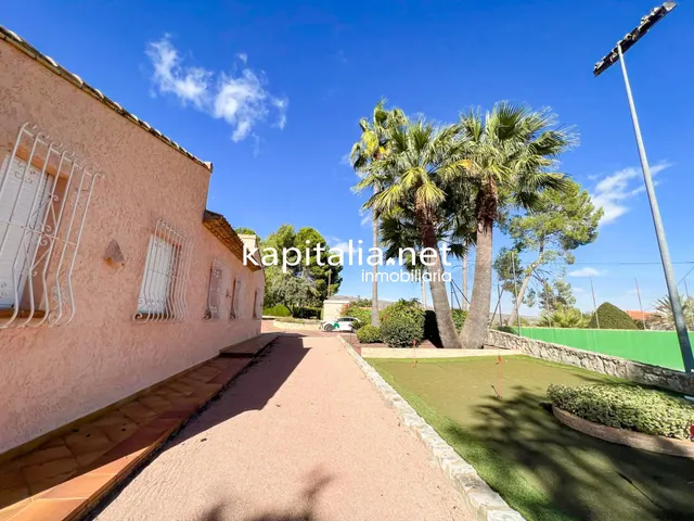 Magnifico chalet a la venta en Valencia — 35