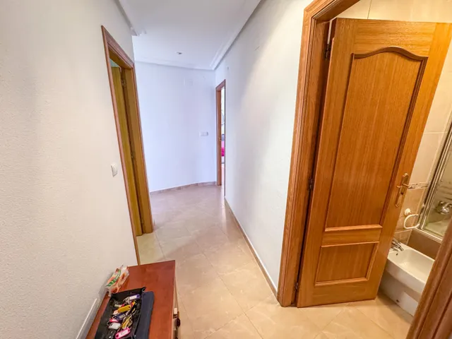 ¡Frente al mar y al puerto de Torrevieja, en pleno centro! — 12