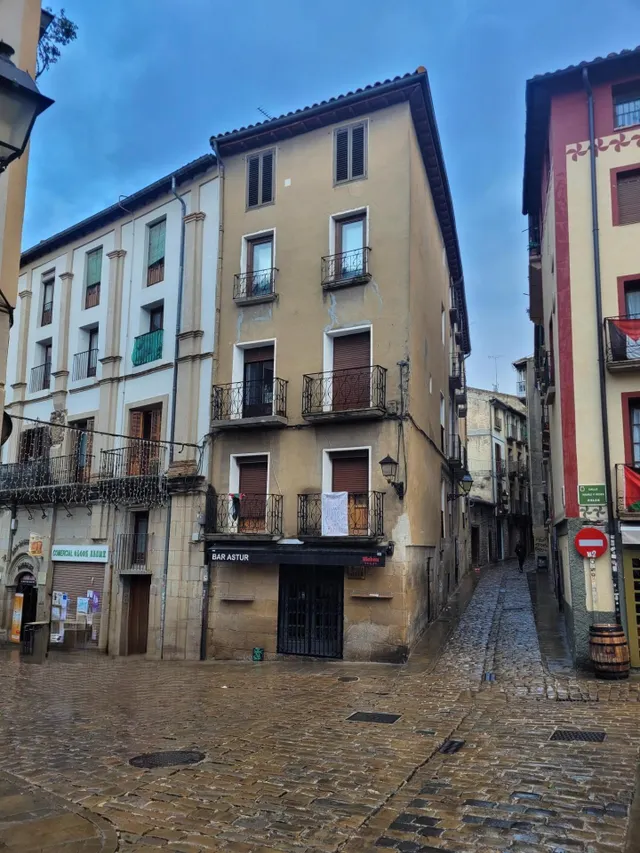 PISO DE 4 habitaciones, CÉNTRICO — 25