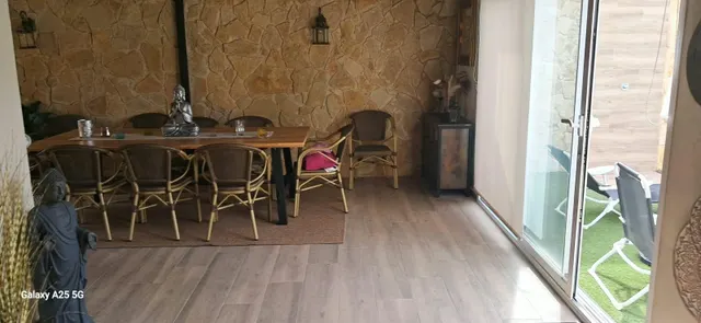 Bungalow Reformado en Montesol: Naturaleza y Confort — 9