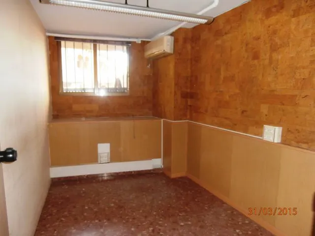 AMPLIO  Y CENTRICO ENTRESUELO CON ACCESO INDEPENDIENTE CON SALA DE GRABACION INSONORIZADA — 3