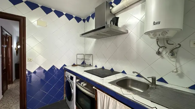 ¡Una casa con jardín, terraza y un sinfín de posibilidades en el corazón de Borja! — 32