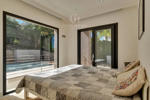 Villa vitalis · arquitectura, luz y bienestar privado frente al montgo javea — 28