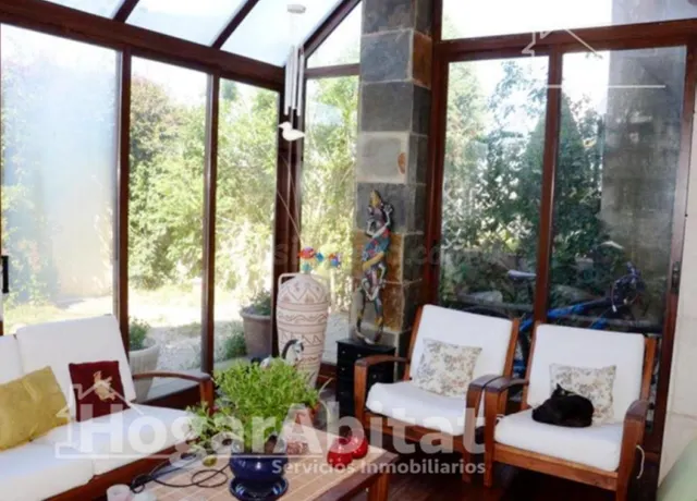 PRECIOSO CHALET REFORMADO CON TERRAZA, GARAJE Y JARDÍN - foto 3