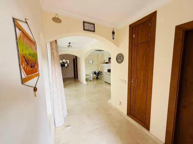 Villa de 5 dormitorios y 5 baños en Casares — 13